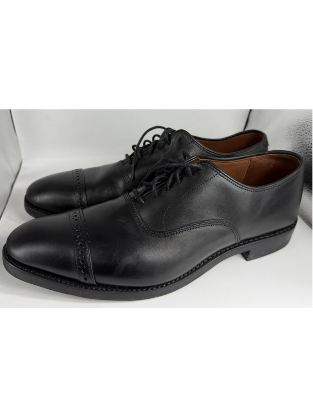 Allen Edmonds Fifth Avenue black leather cap-toe oxford size 12,5